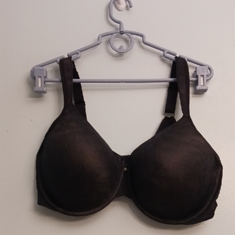 Breezies size 44DDD black lace contort underwire padded T-shirt bra.